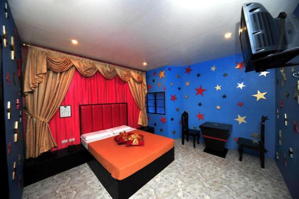 Hollywood Drive-In Hotel Baguio City Extérieur photo