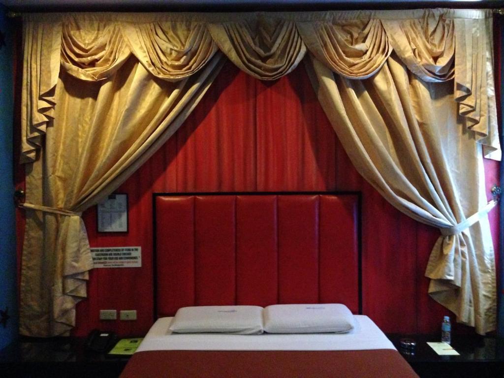Hollywood Drive-In Hotel Baguio City Extérieur photo