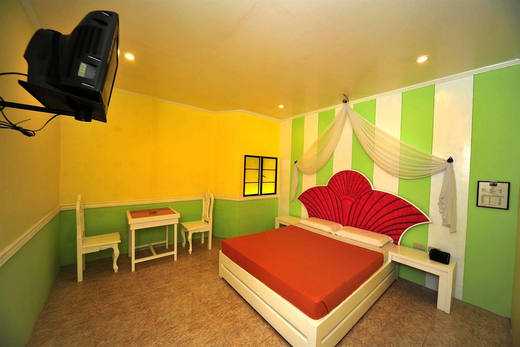 Hollywood Drive-In Hotel Baguio City Extérieur photo