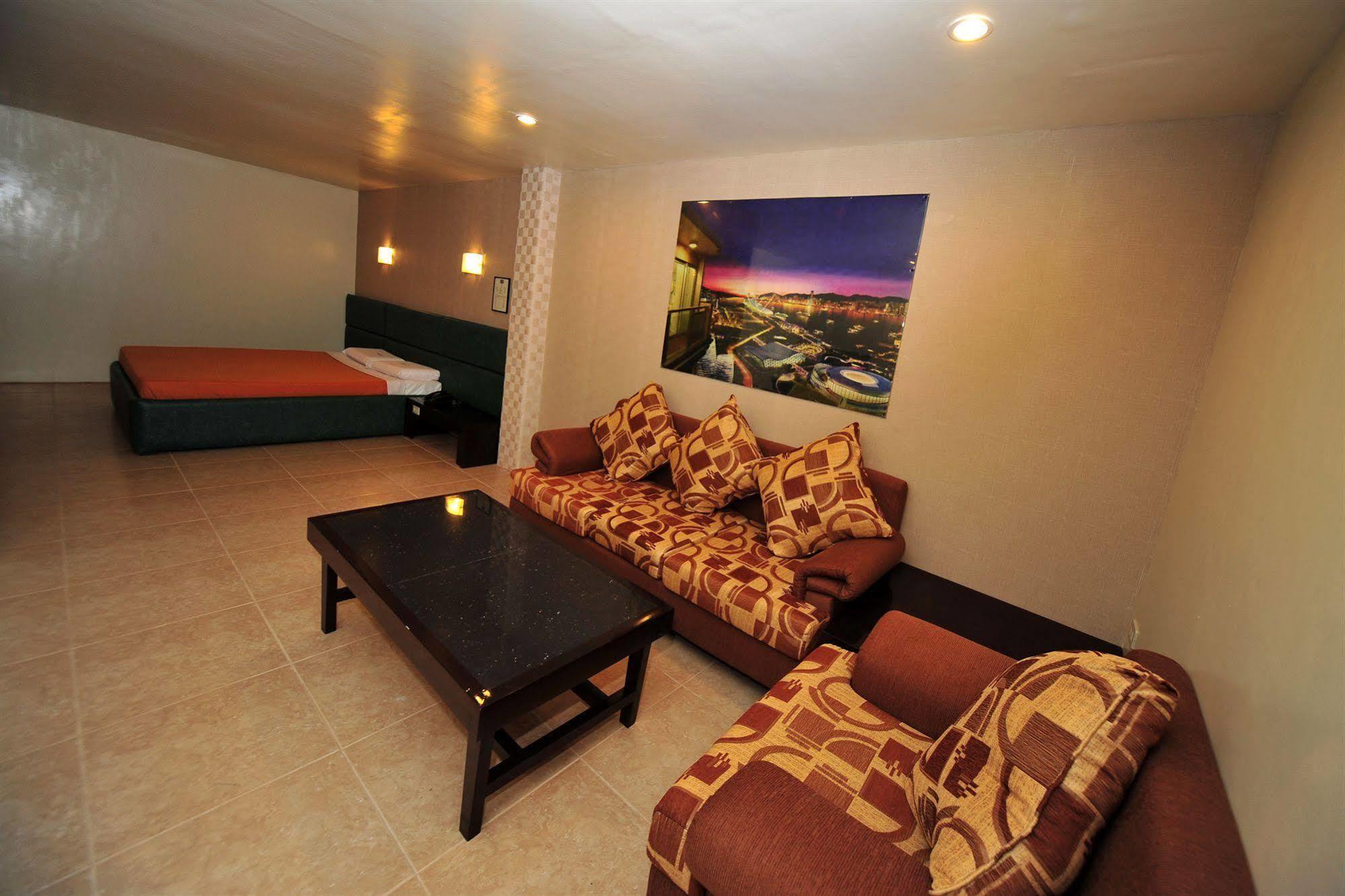 Hollywood Drive-In Hotel Baguio City Extérieur photo