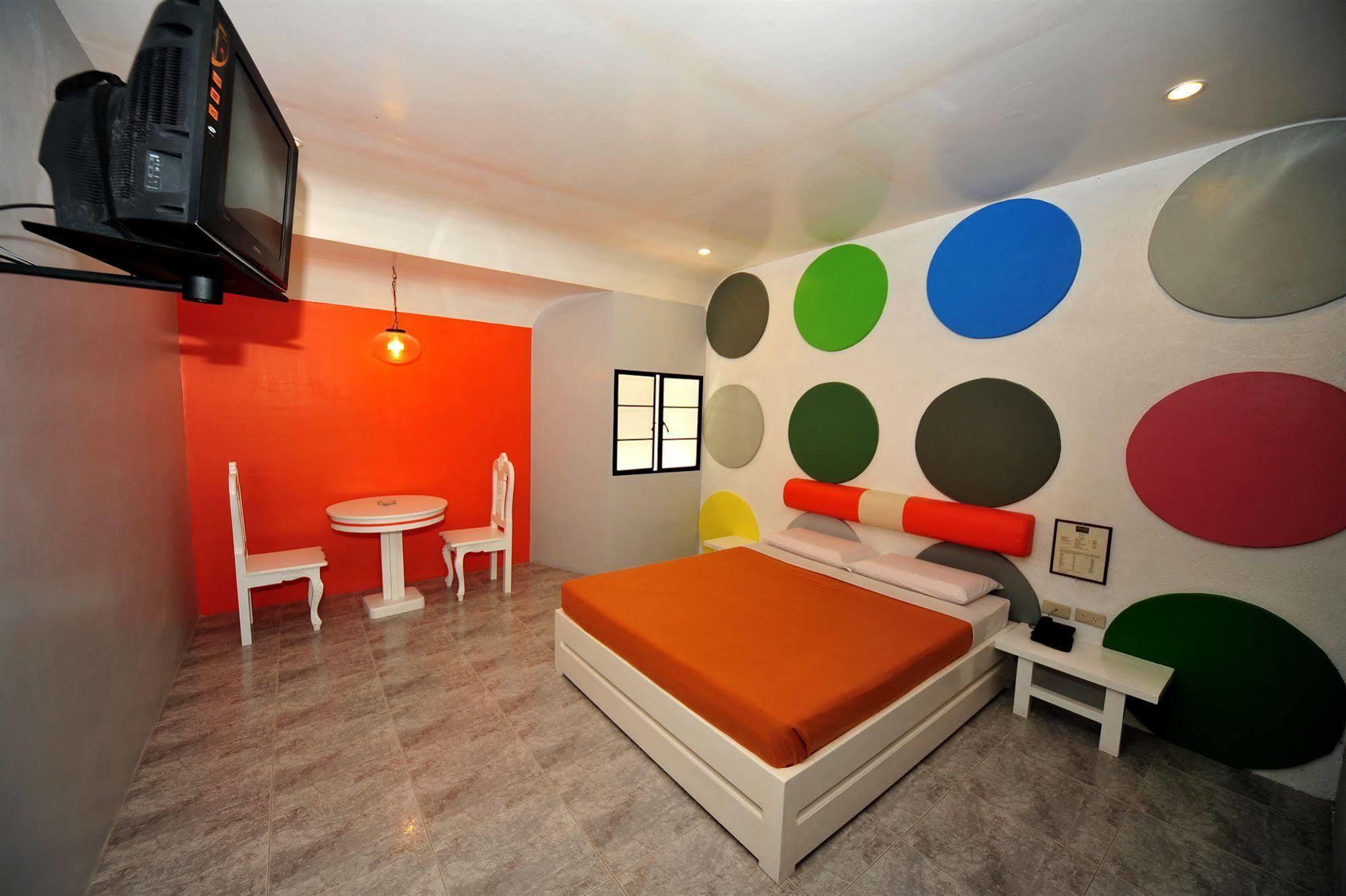 Hollywood Drive-In Hotel Baguio City Extérieur photo